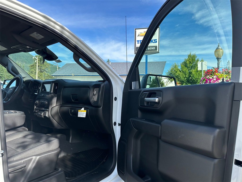 2025 Chevrolet Silverado 1500 Custom photo 12