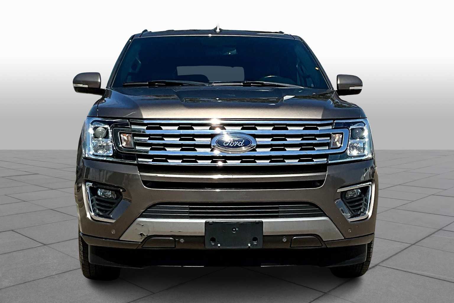 2019 Ford Expedition MAX Limited photo 2
