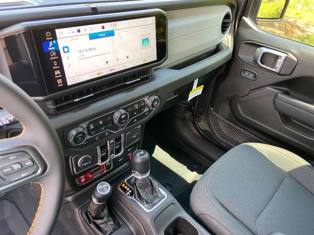 2024 Jeep Wrangler Willys Sport photo 4