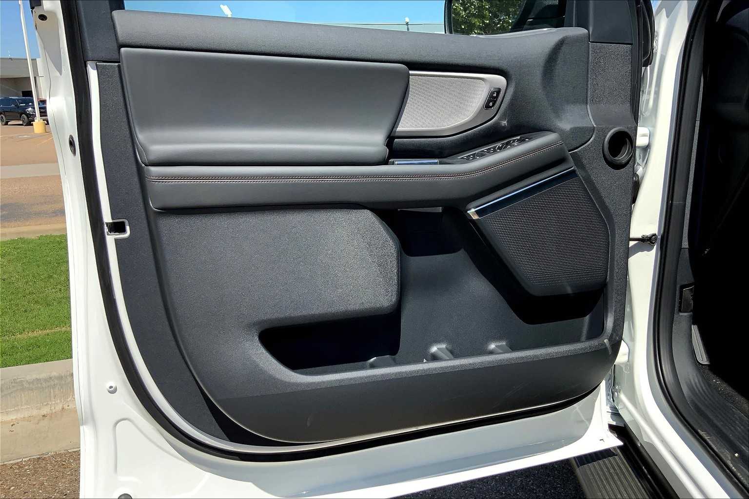 2025 Ford Expedition MAX EL photo 10