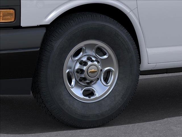 2025 Chevrolet Express Cargo 2500 photo 9