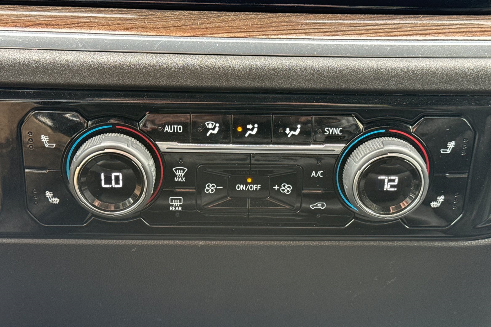 2024 Chevrolet Silverado 3500HD LT photo 19