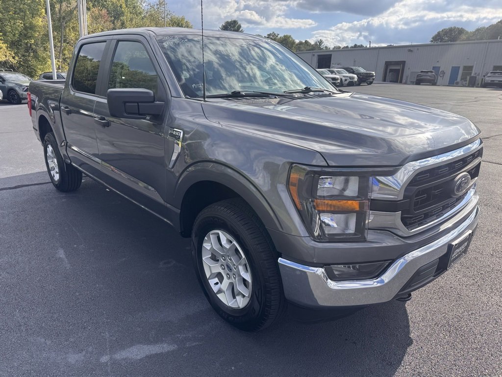 2023 Ford F-150 XL photo 2