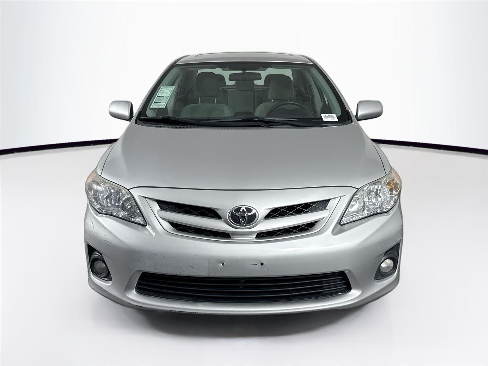 2012 Toyota Corolla LE photo 3