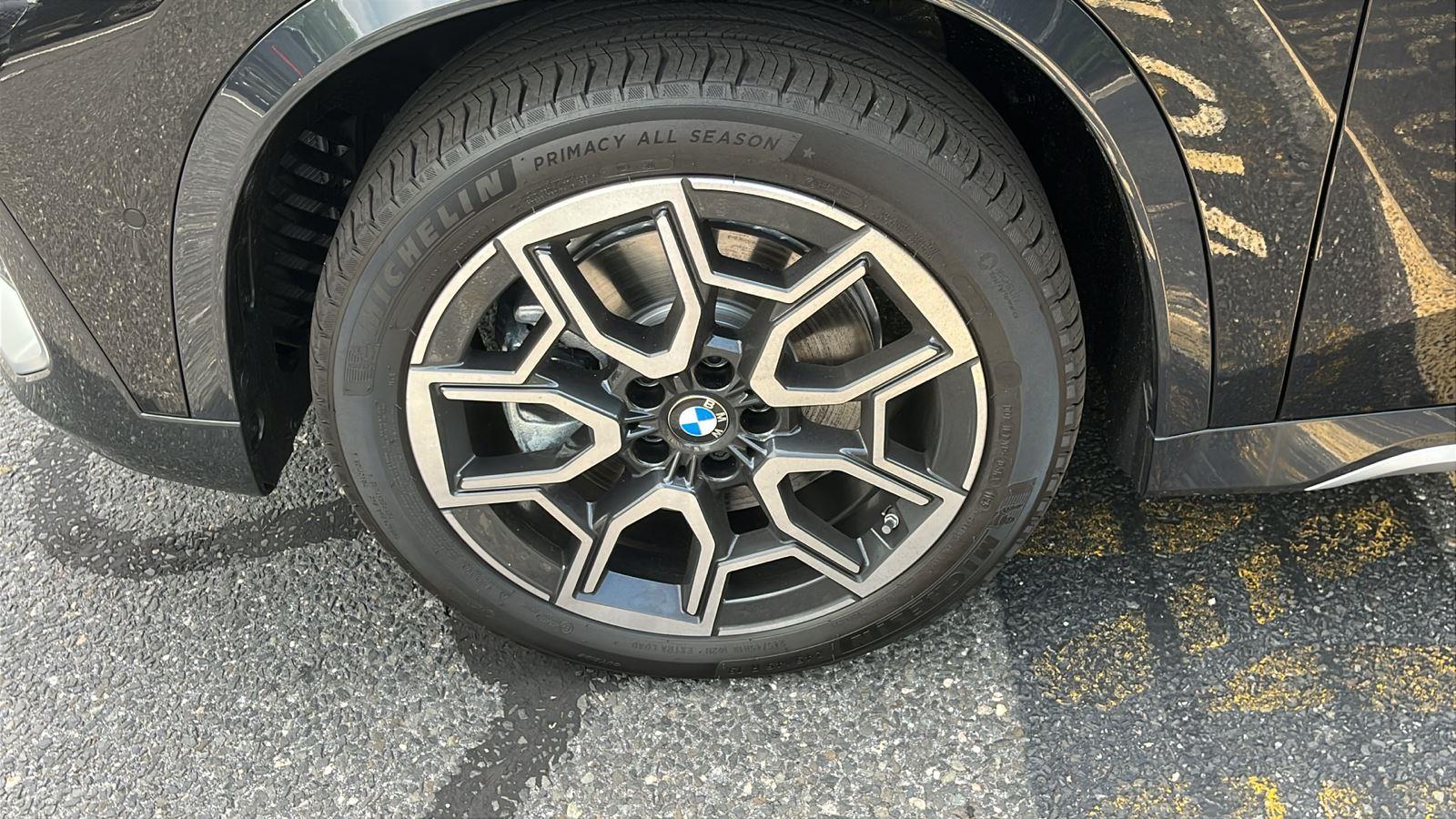 New 2025 Black Sapphire Metallic BMW xDrive28i image 5