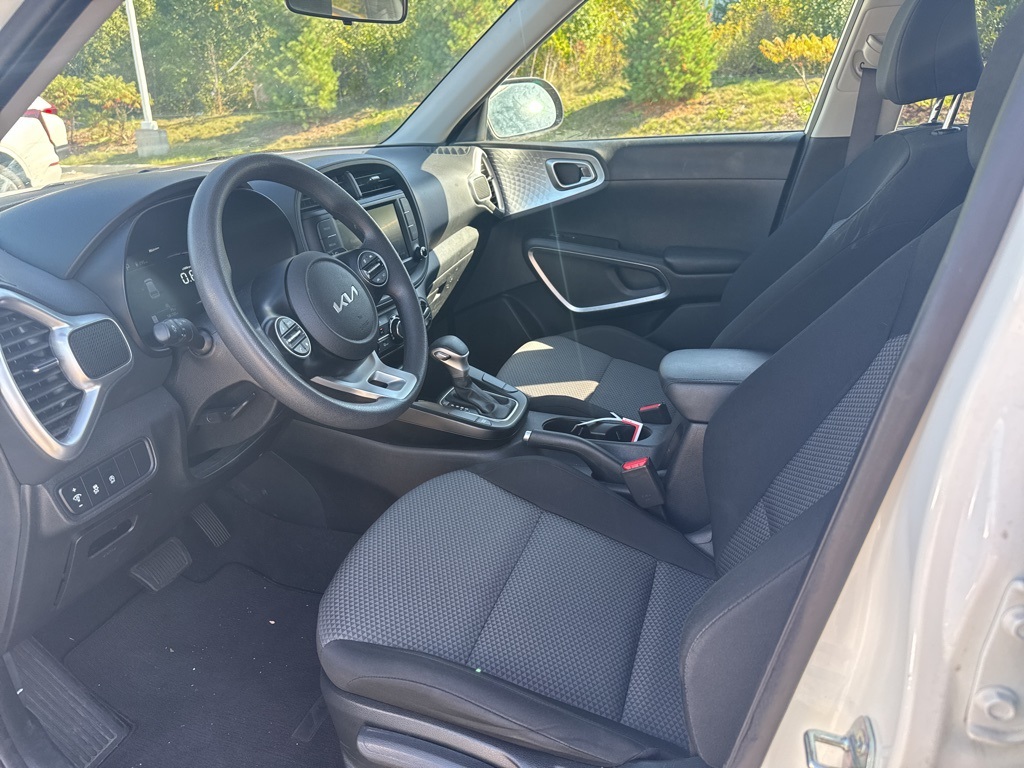 2023 Kia Soul LX photo 5