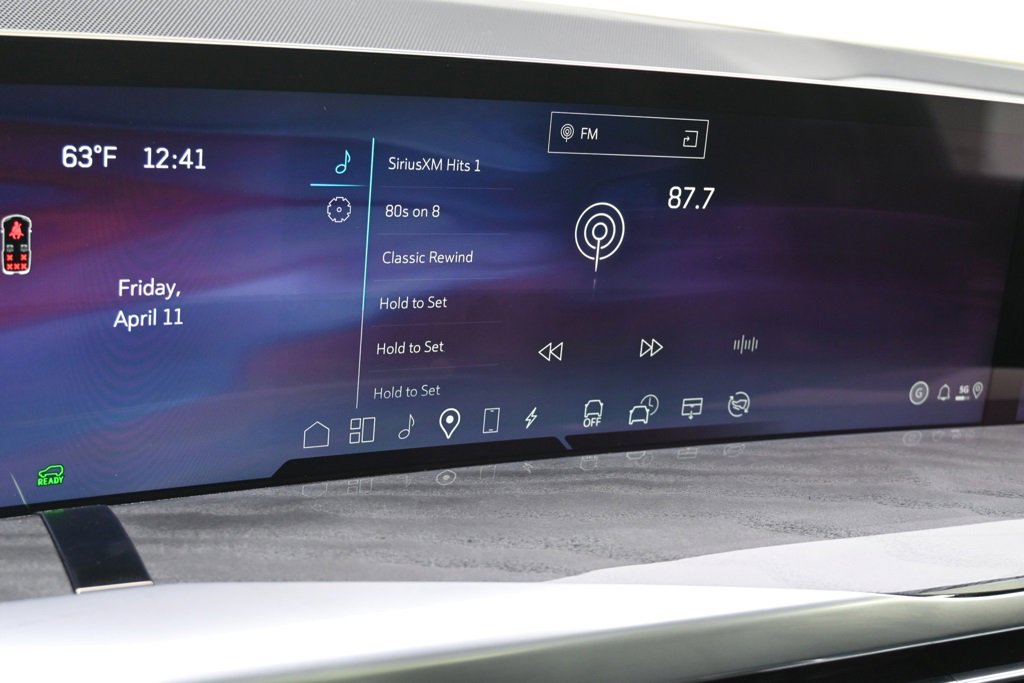 2025 Cadillac Escalade IQ Luxury photo 18
