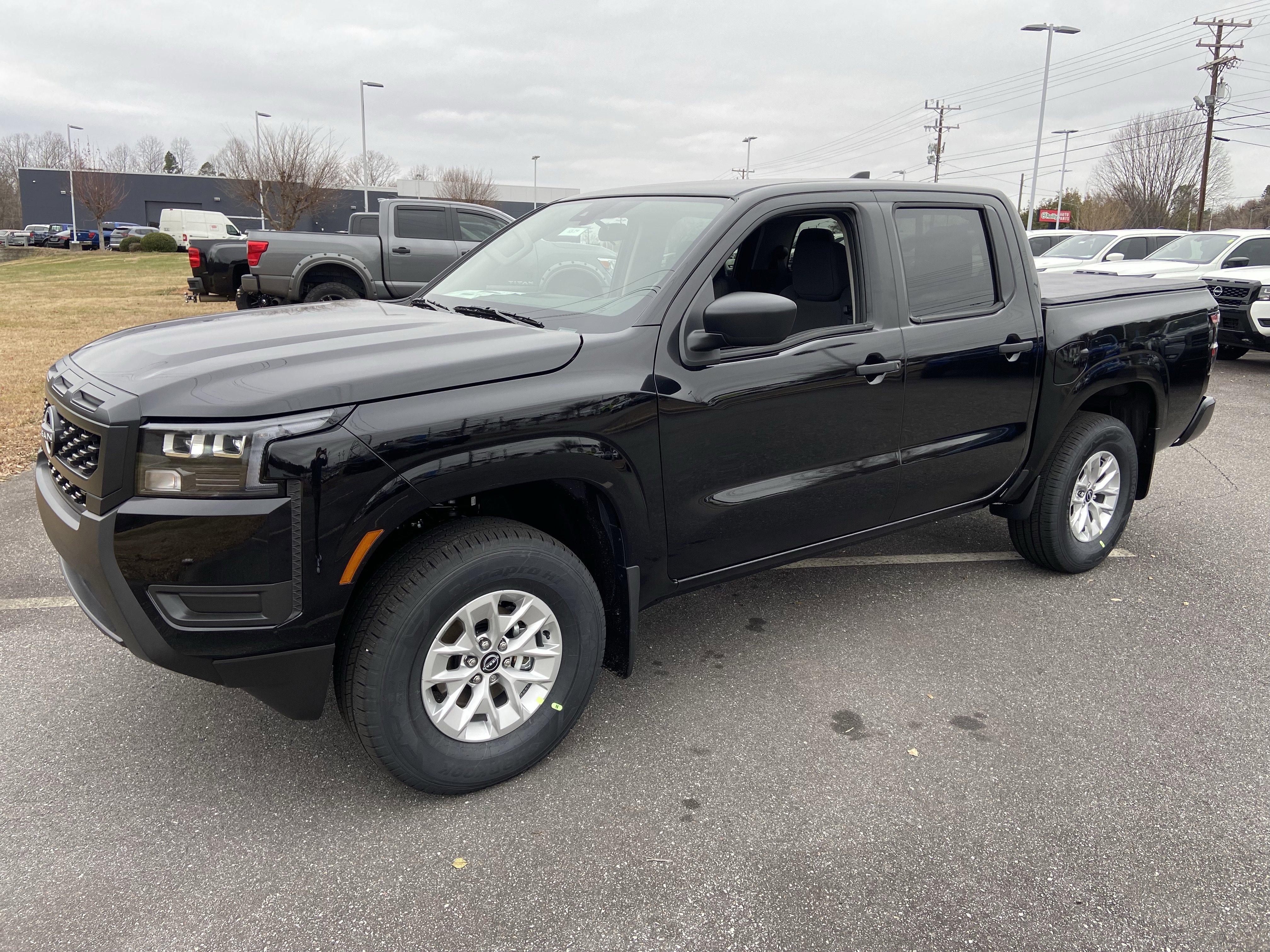 2026 Nissan Frontier S's photo