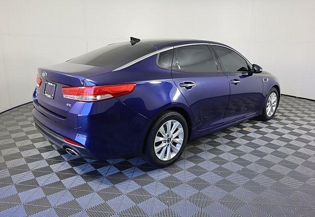2017 Kia Optima EX photo 3