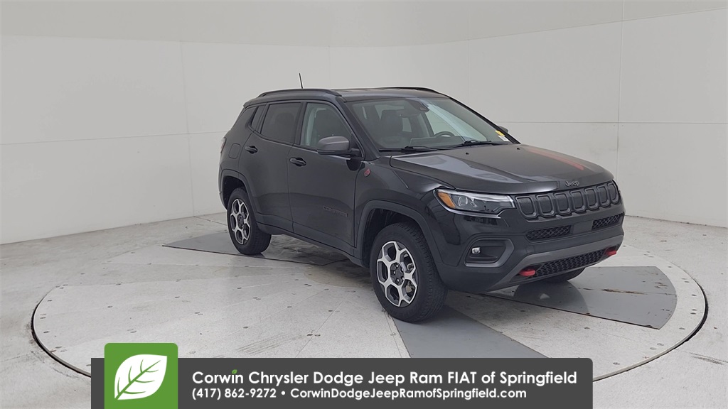 2022 Jeep Compass Trailhawk photo 2