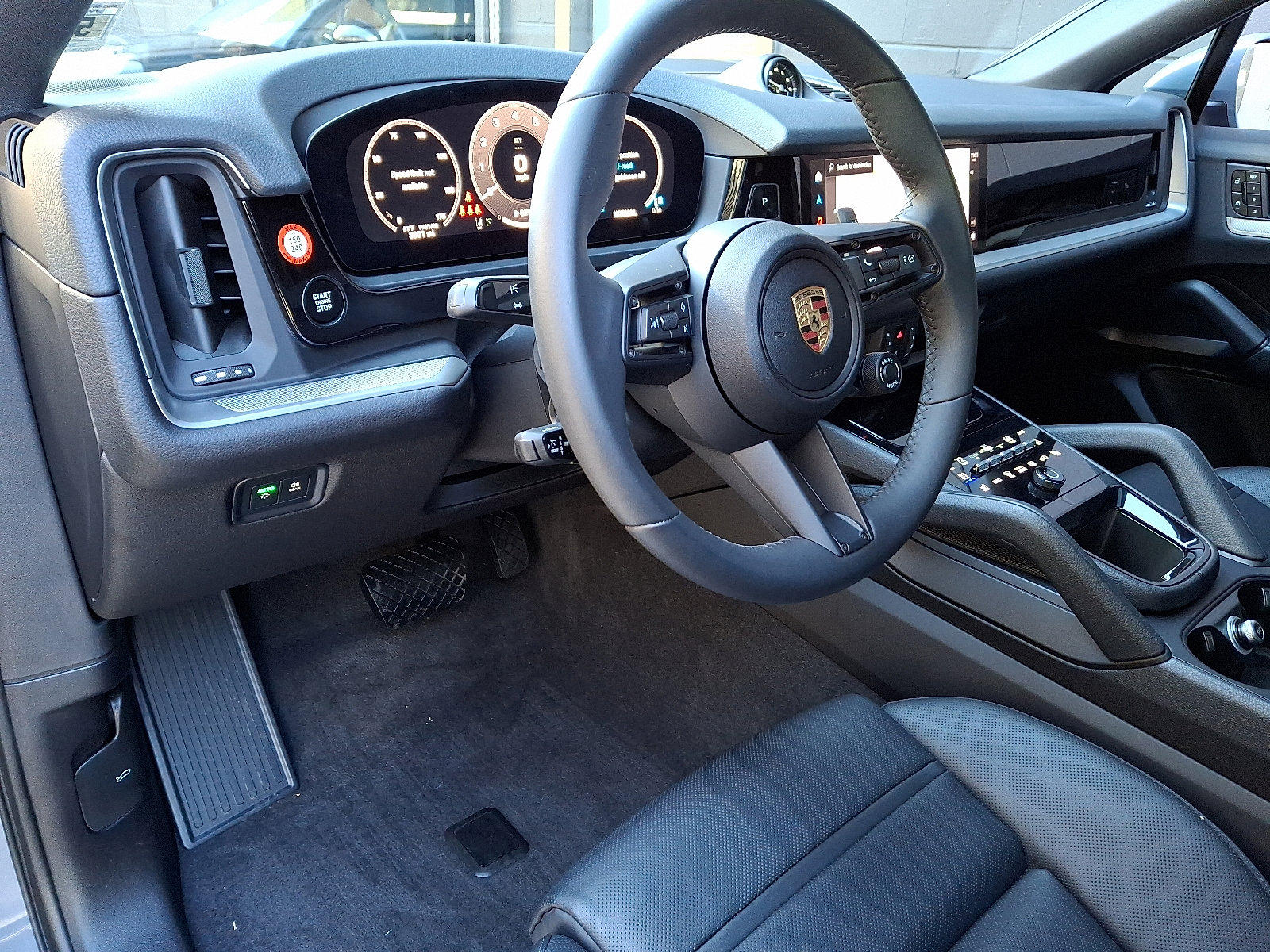 2025 Porsche Cayenne Coupe photo 4