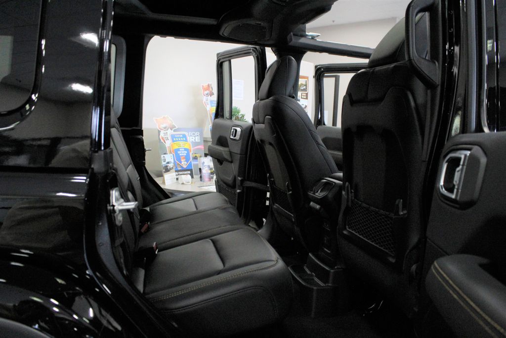 2024 Jeep Wrangler Rubicon 392 photo 6