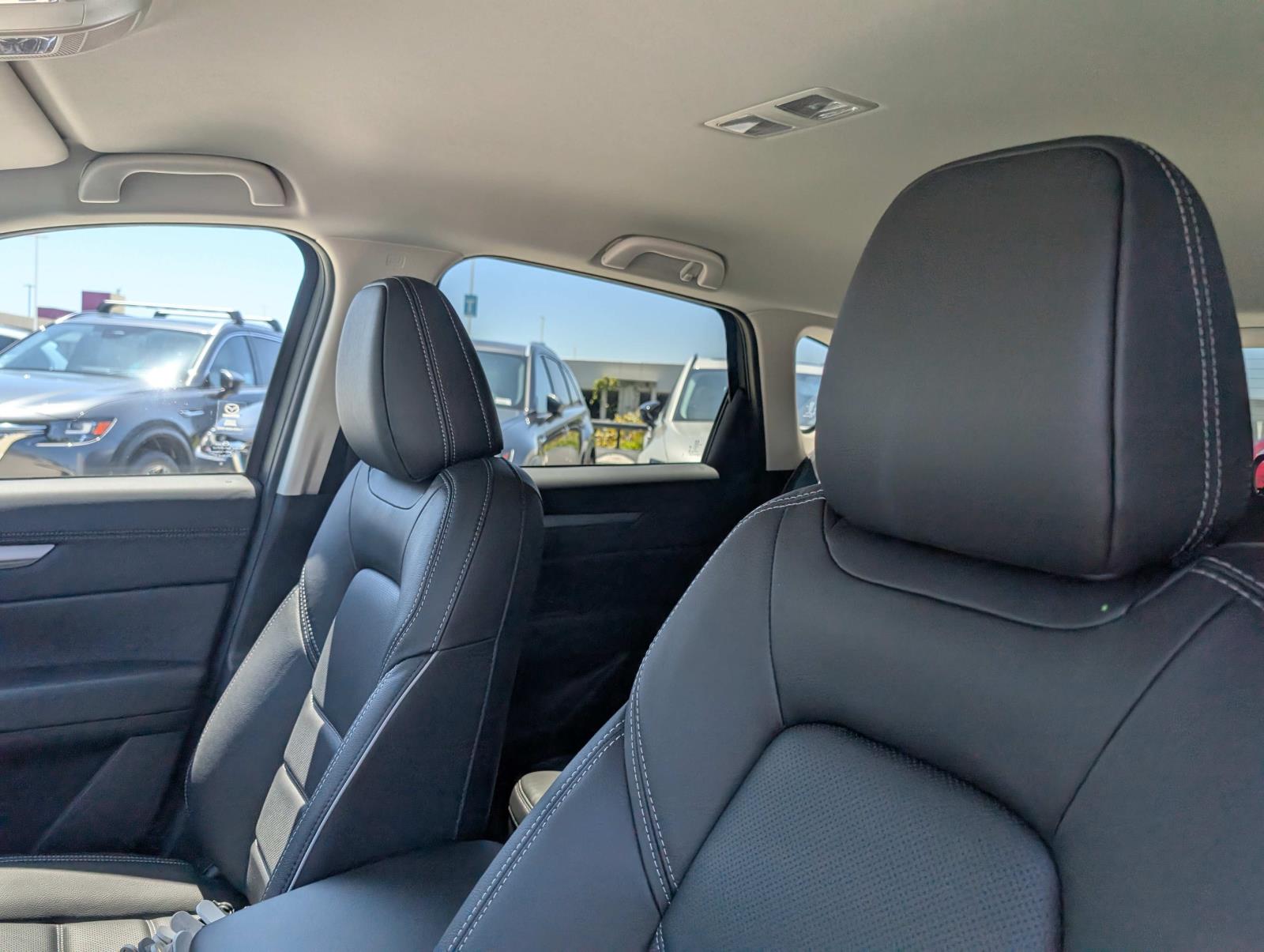 2025 Mazda CX-5 2.5 S Preferred photo 9