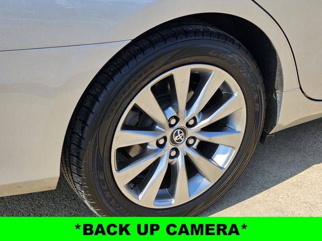 2017 Toyota Camry XLE photo 9