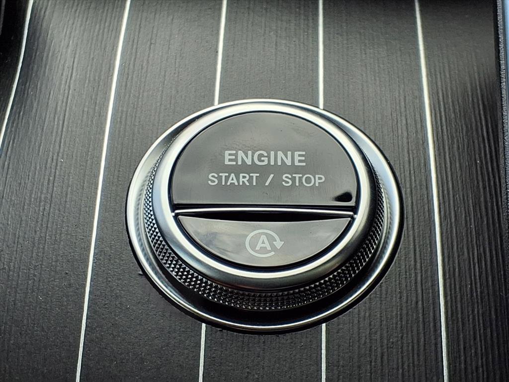 2025 Mercedes Benz C 300 photo 25