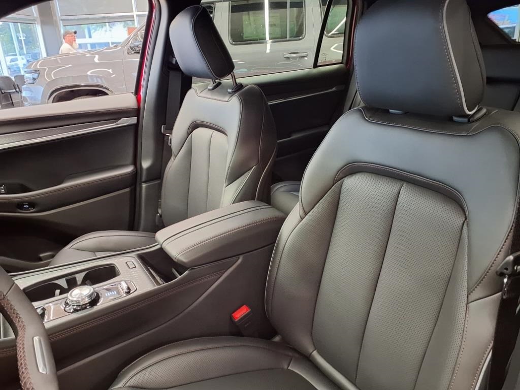 2025 Jeep Wagoneer S Limited photo 9