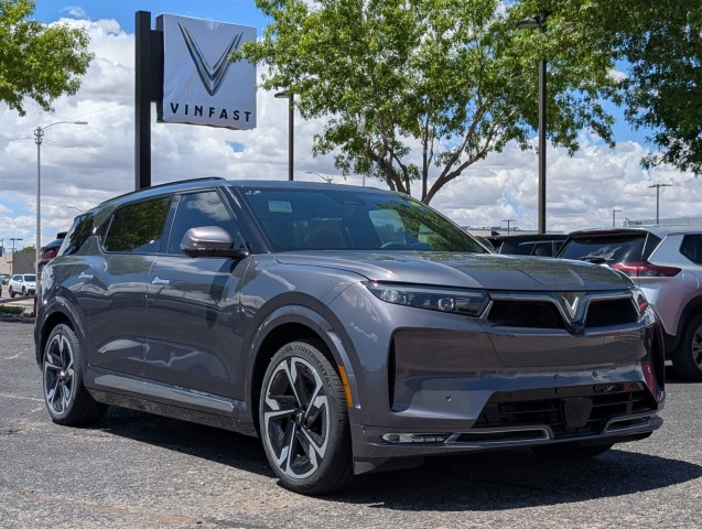 2024 VinFast VF9 Plus