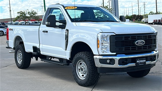 2025 Ford F-250 Super Duty XL's photo
