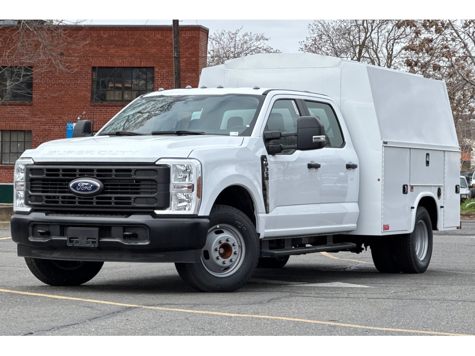 2024 Ford F-350 XL photo 2