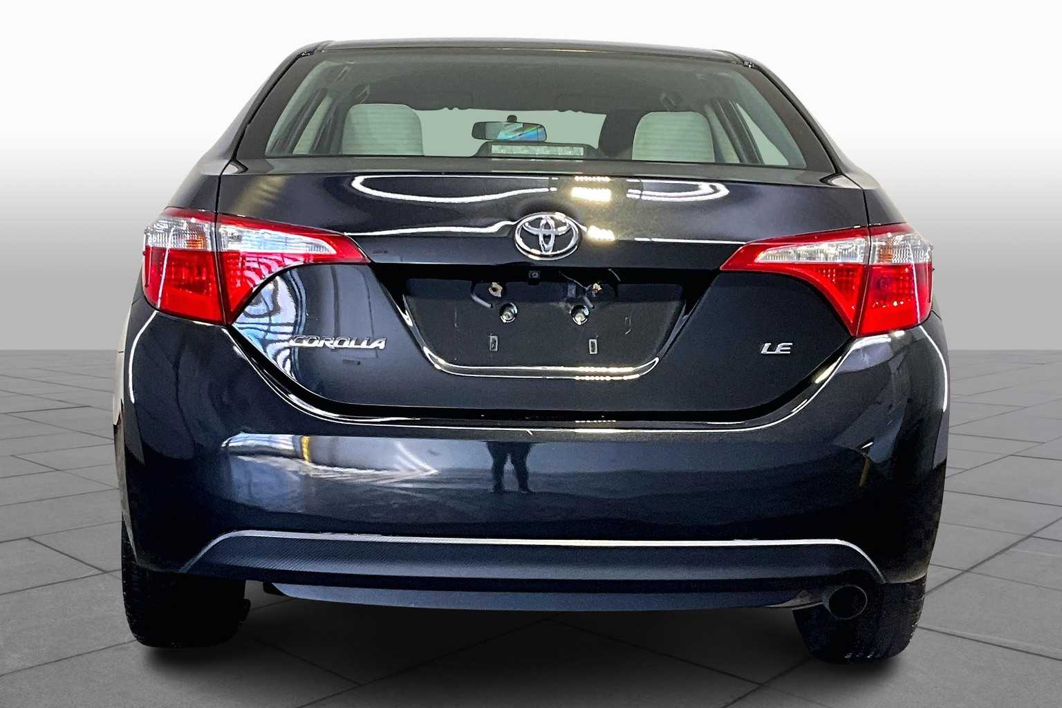 2015 Toyota Corolla LE photo 4