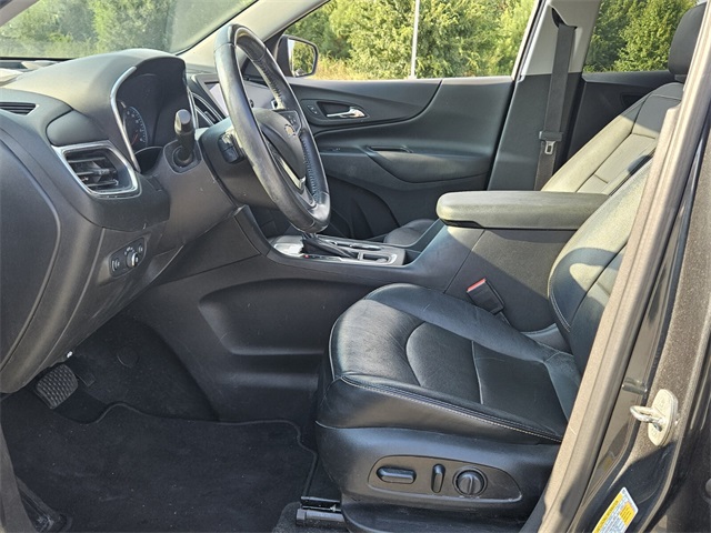 2021 Chevrolet Equinox LT photo 3