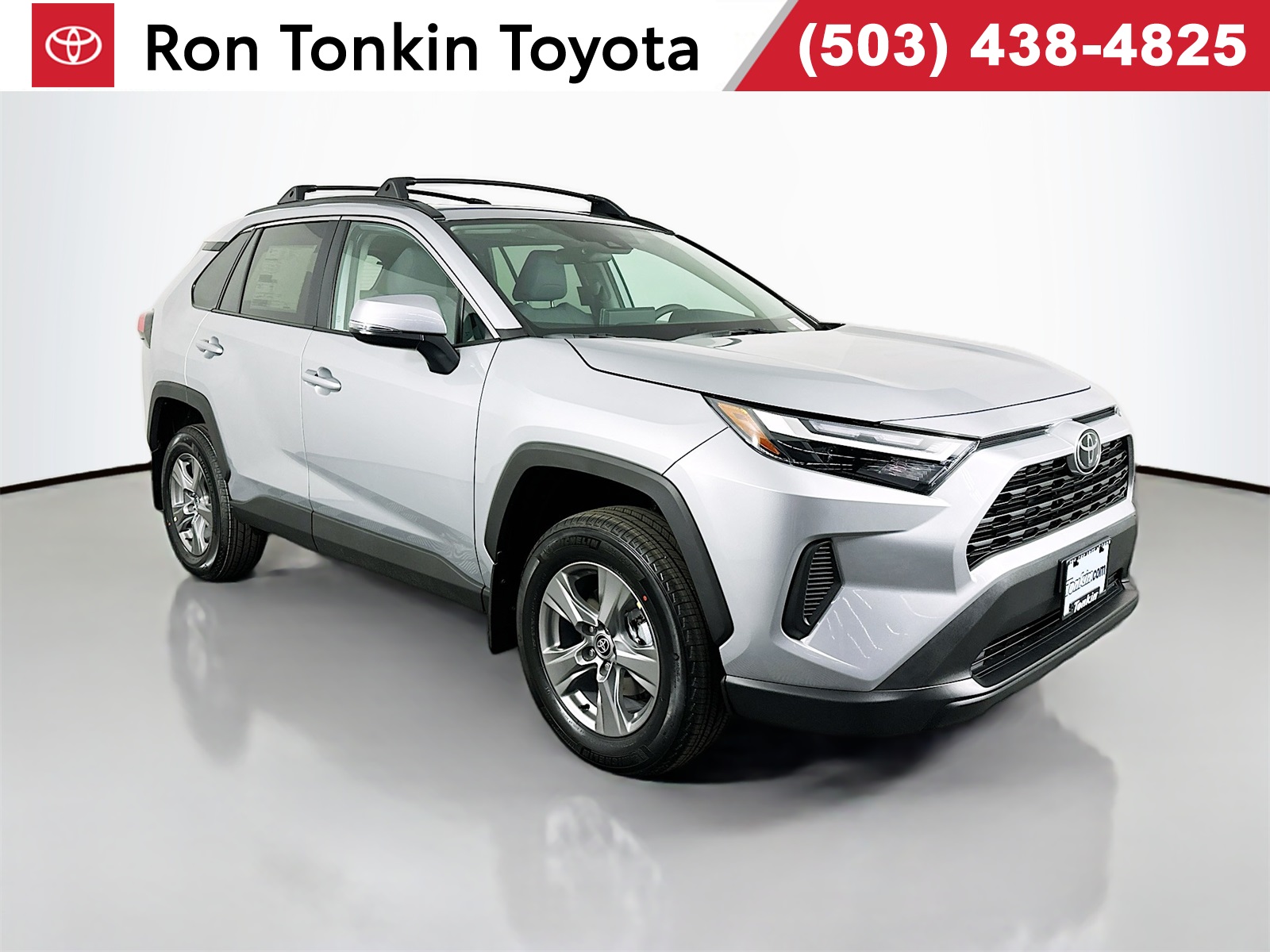 2025 Toyota RAV4 XLE's photo
