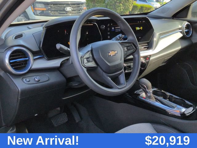 2024 Chevrolet Trax LT photo 3