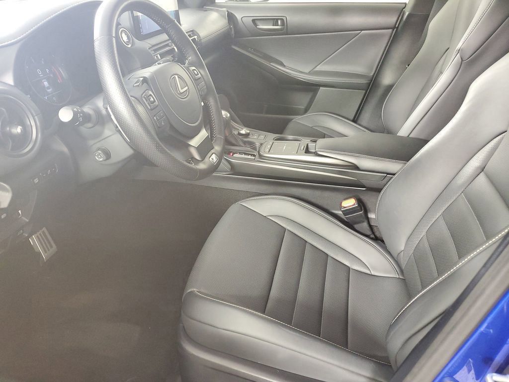 2023 Lexus IS 350 F SPORT photo 10
