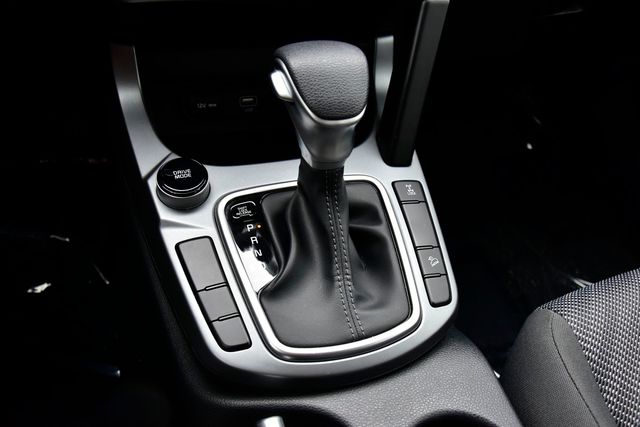 2023 Kia Seltos LX photo 22