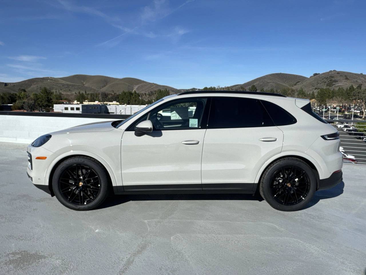 2025 Porsche Cayenne Base photo 2