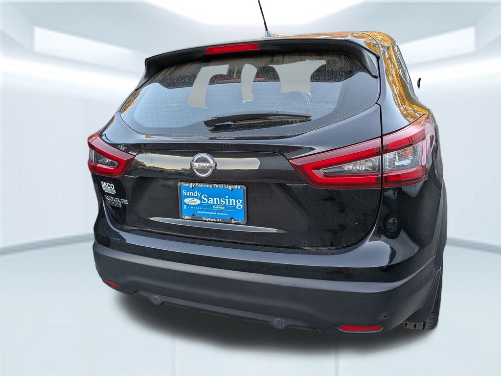 2021 Nissan Rogue Sport S photo 2