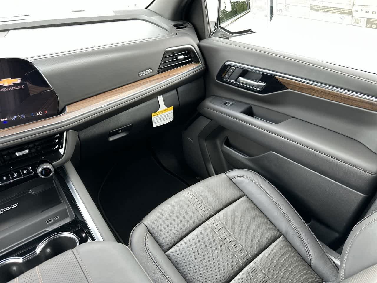 2025 Chevrolet Suburban High Country photo 16