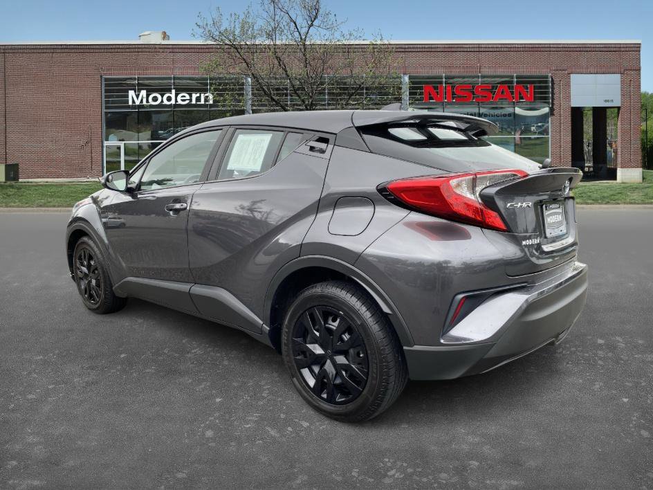 2020 Toyota C-HR LE photo 2