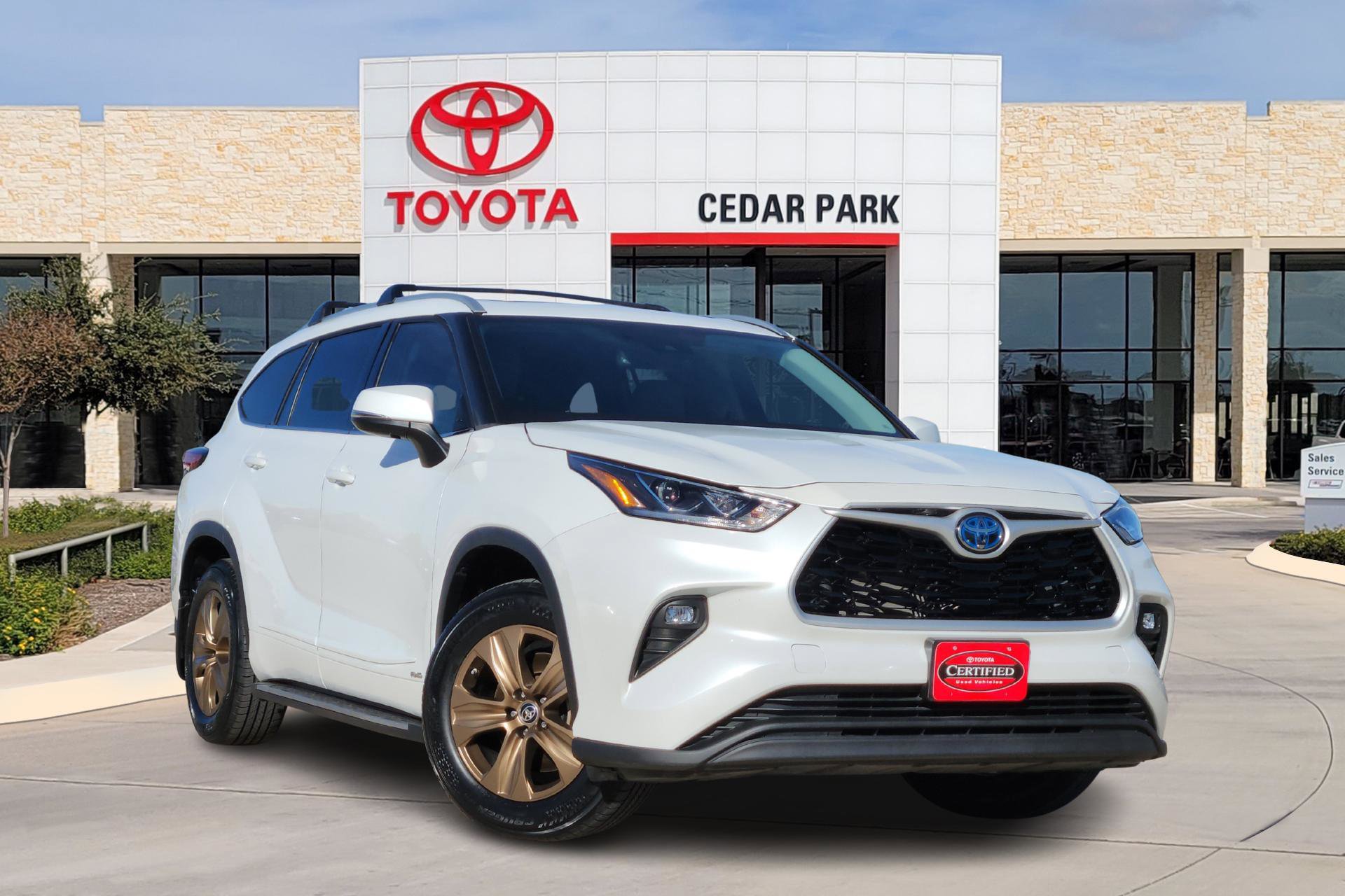 2022 Toyota Highlander Bronze Edition's photo