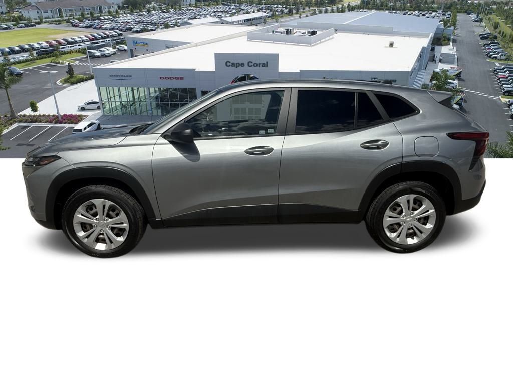 2024 Chevrolet Trax LS photo 7