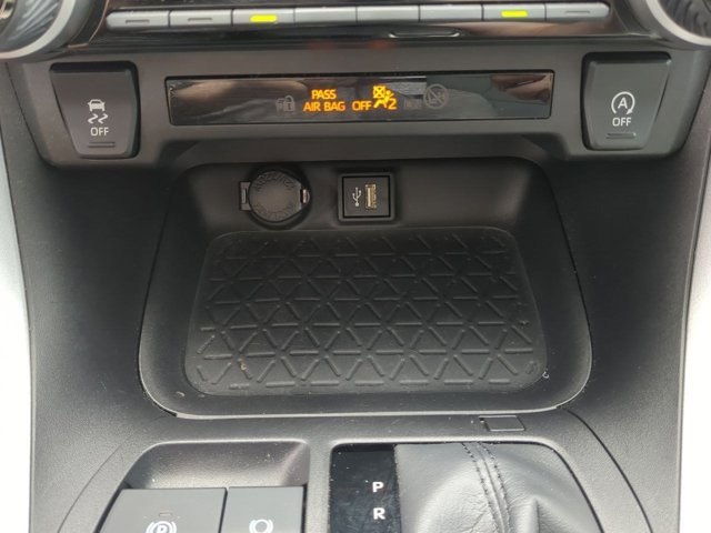 2023 Toyota RAV4 XLE Premium photo 20