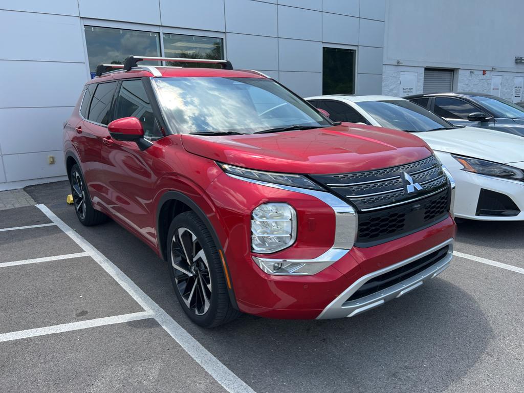 2022 Mitsubishi Outlander SEL photo 2