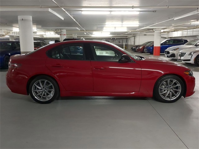 2025 Alfa Romeo Giulia Base photo 8