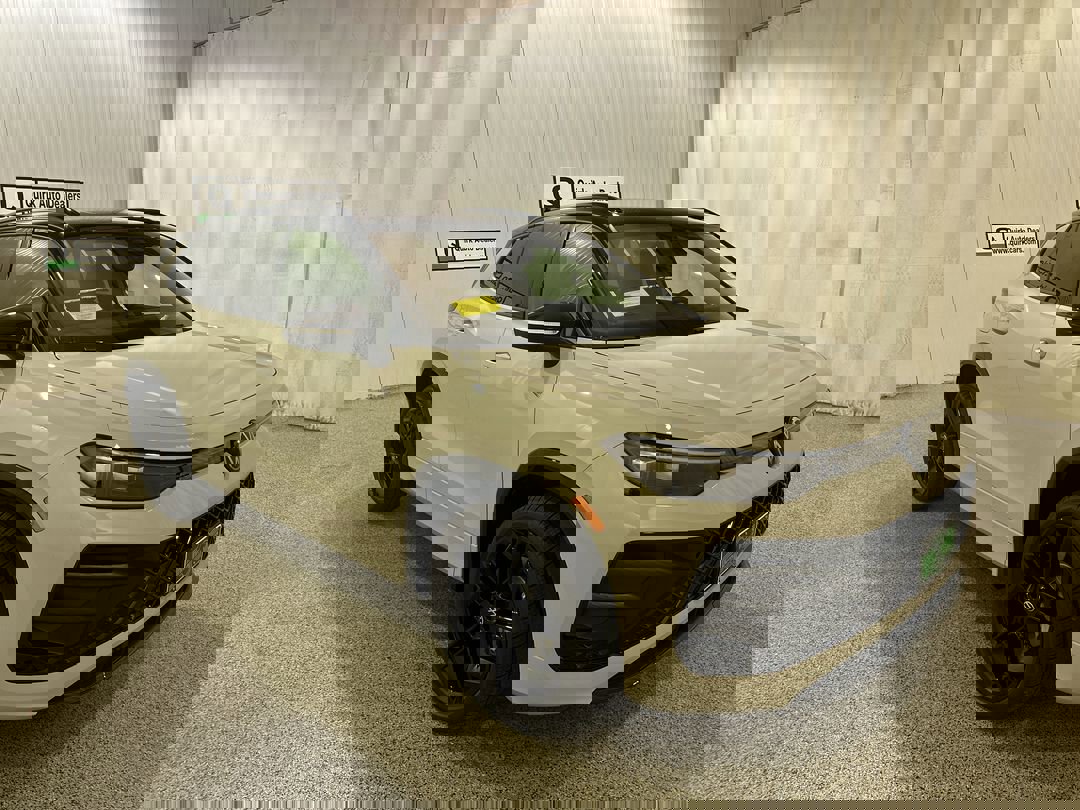 2026 Volkswagen Tiguan SE R-LINE BLACK's photo