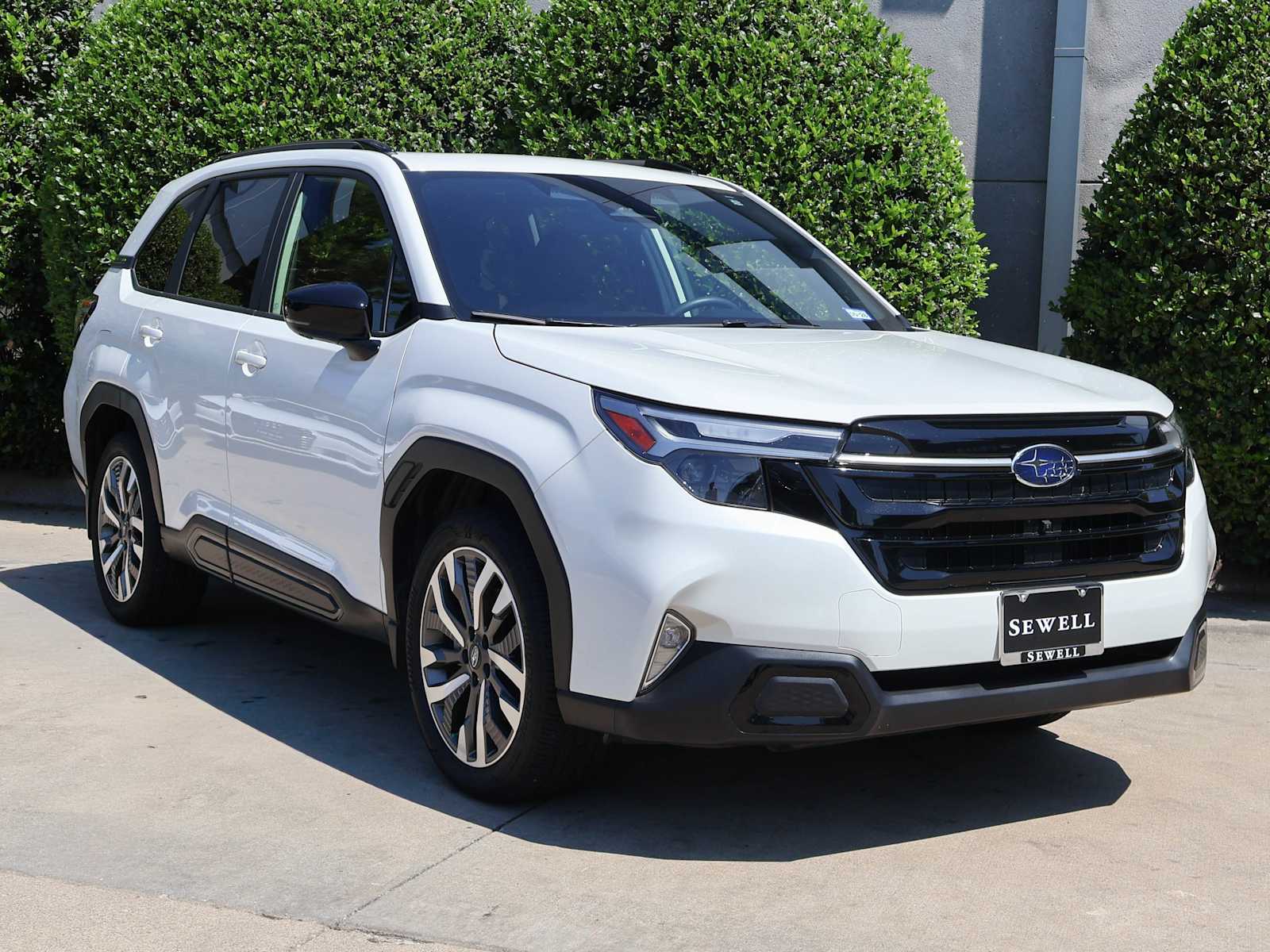 2025 Subaru Forester Touring photo 3