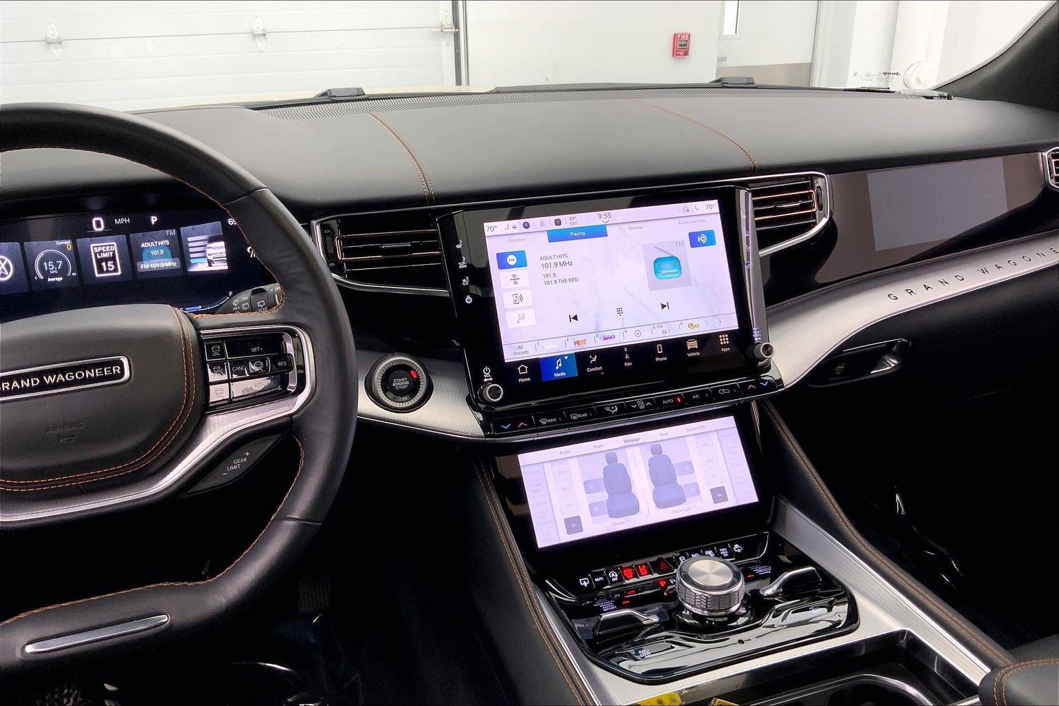 2023 Jeep Wagoneer L Series III photo 4