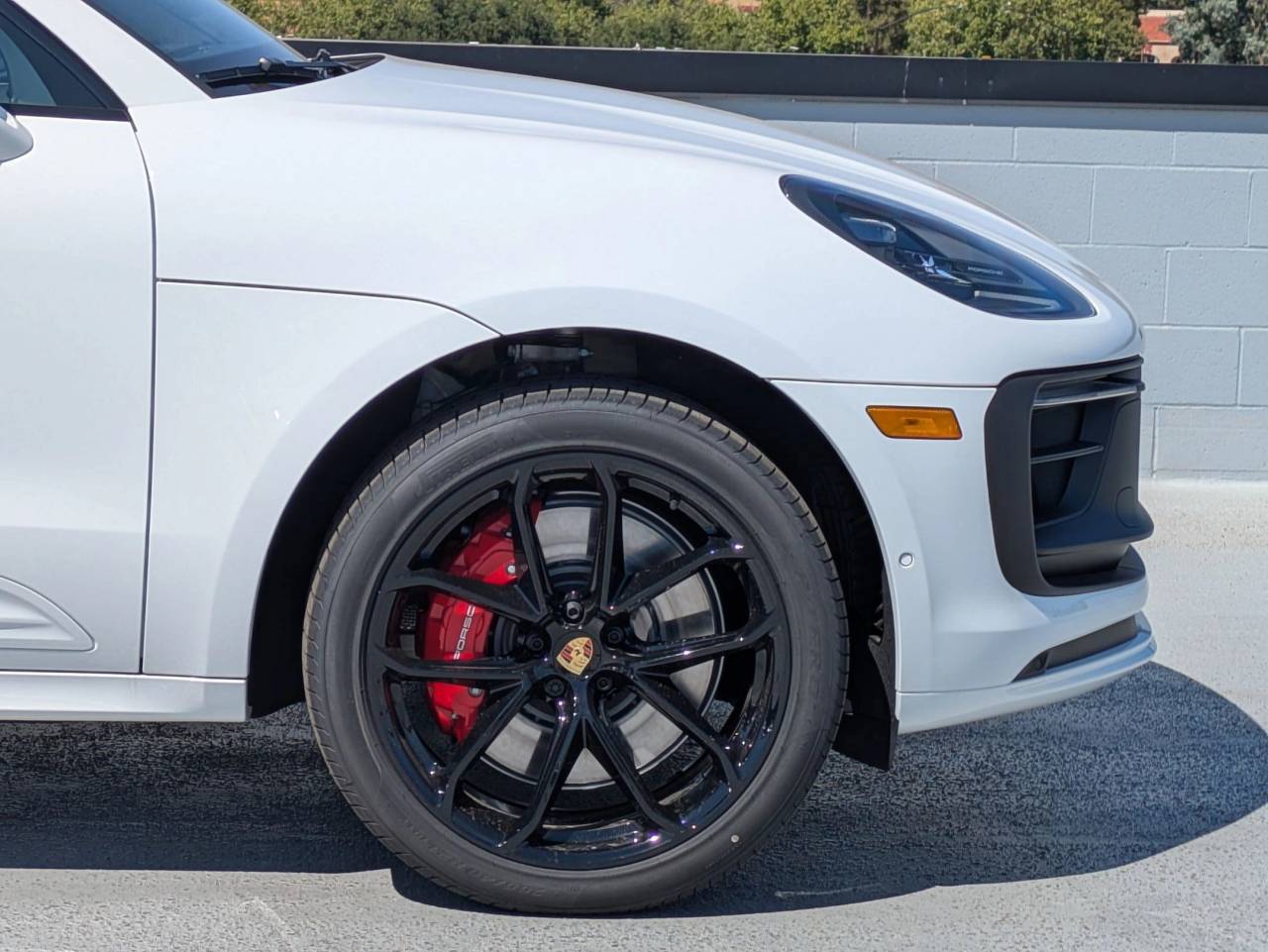 2025 Porsche Macan GTS photo 8