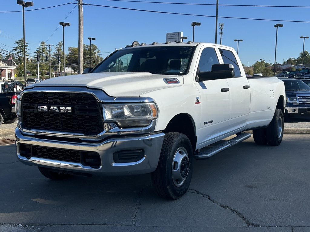 2022 Ram 3500 Tradesman photo 2