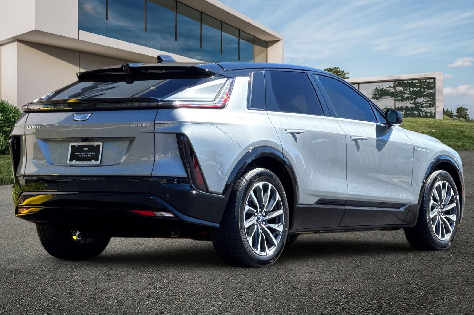 2025 Cadillac Lyriq Sport photo 2
