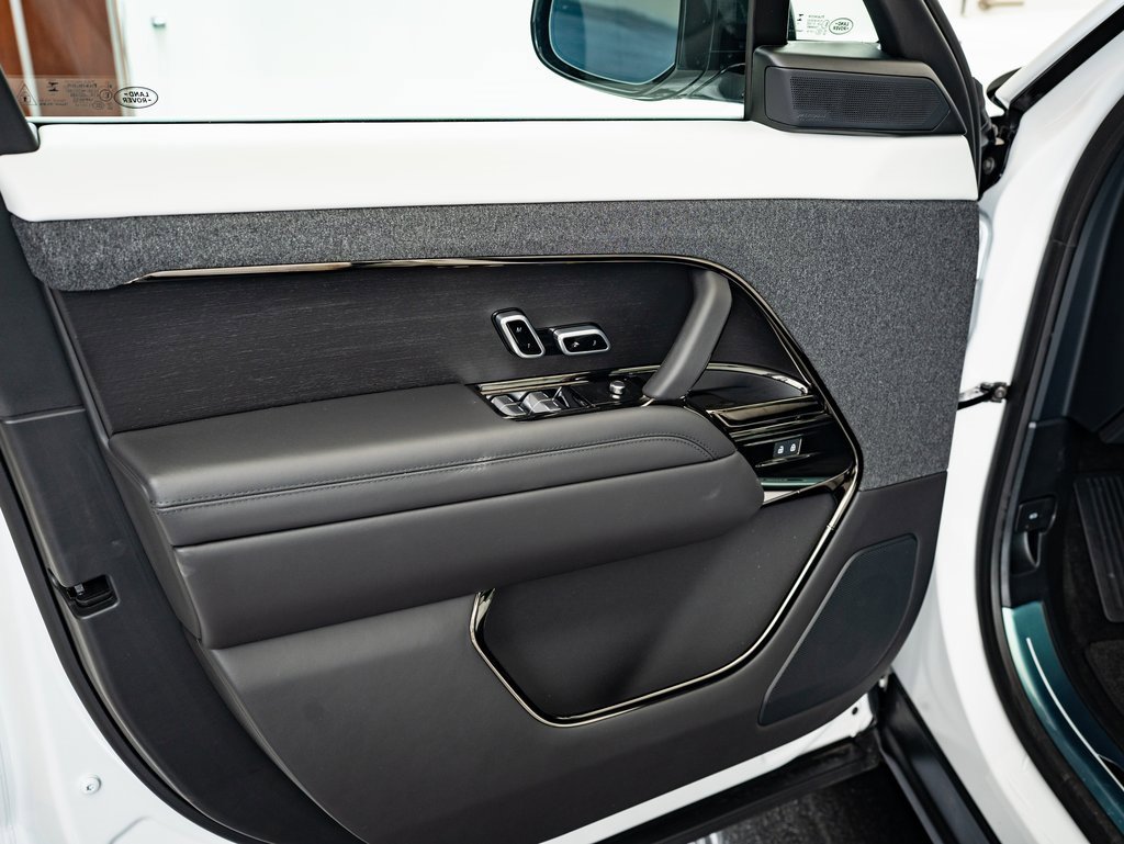 2025 Land Rover Range Rover Sport SE photo 23