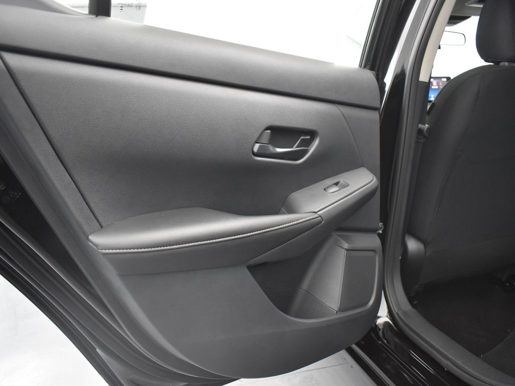 2025 Nissan Sentra SV photo 11