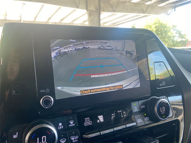 2023 Toyota Highlander XLE photo 8