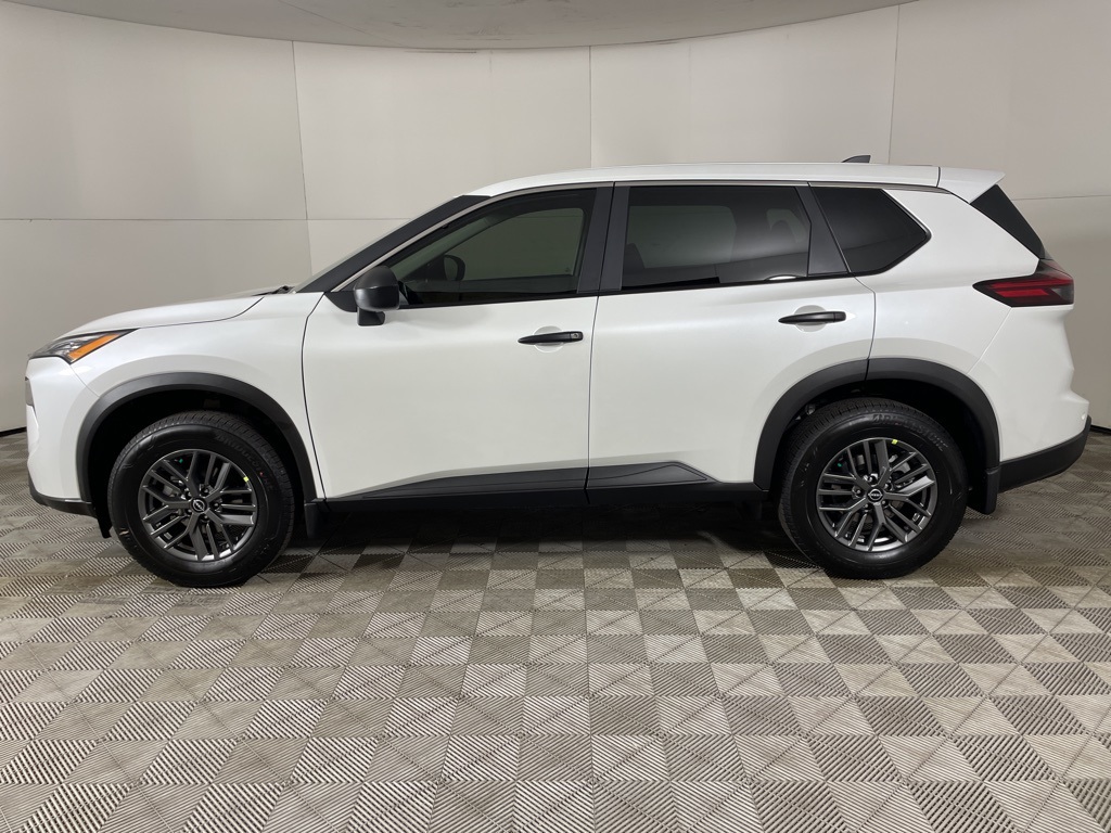 2025 Nissan Rogue S photo 2
