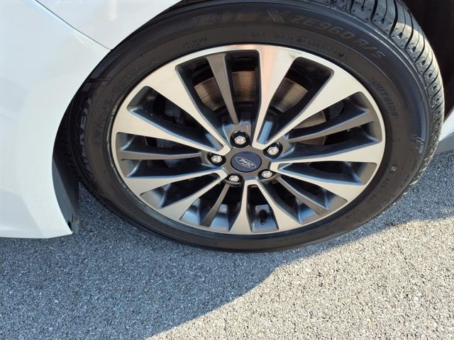 2017 Ford C-Max Energi Titanium photo 12