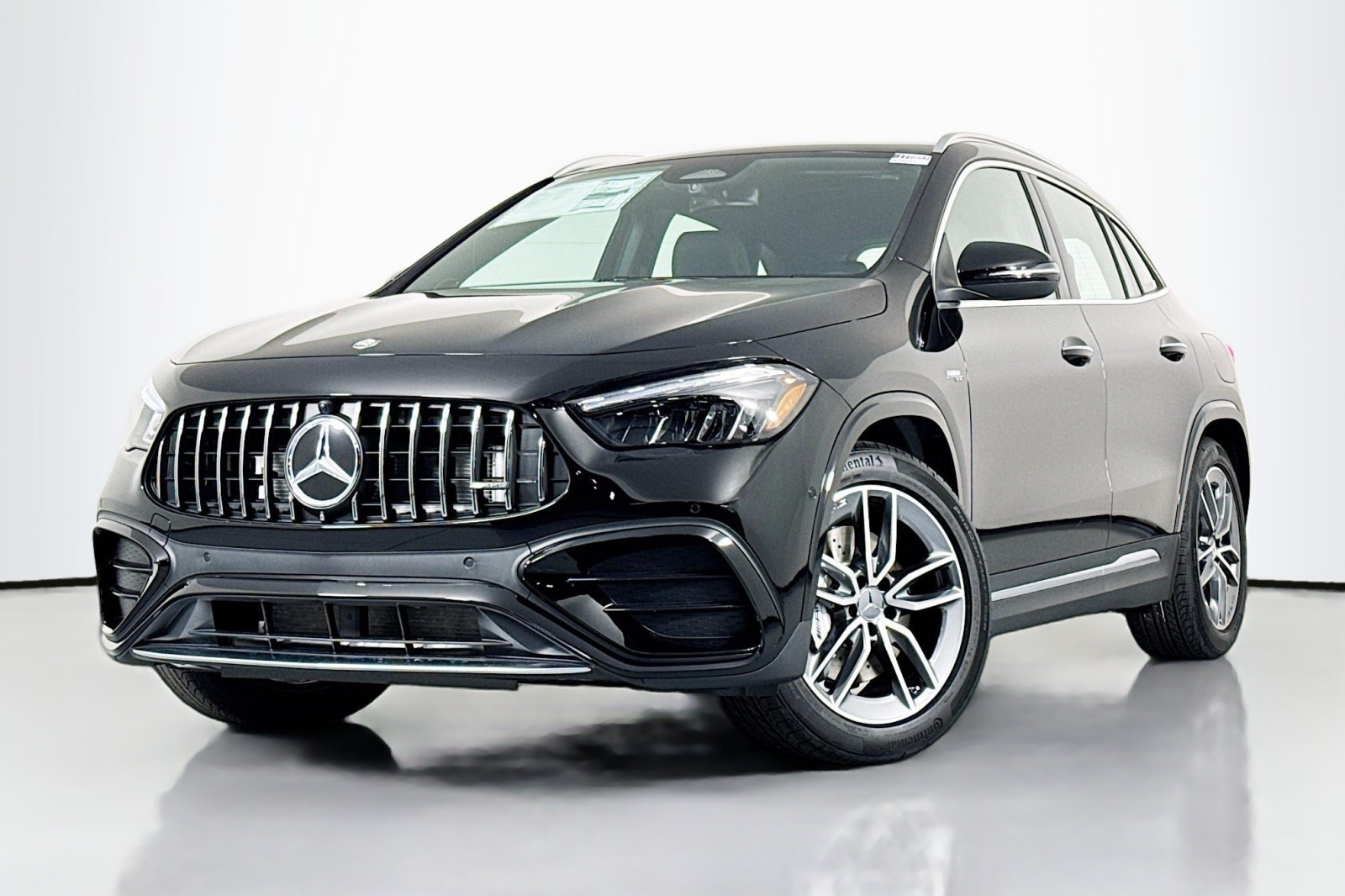 2026 Mercedes-Benz GLA AMG GLA 35's photo